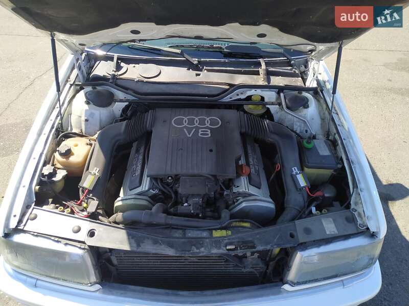 Седан Audi V8 1989 в Черкассах