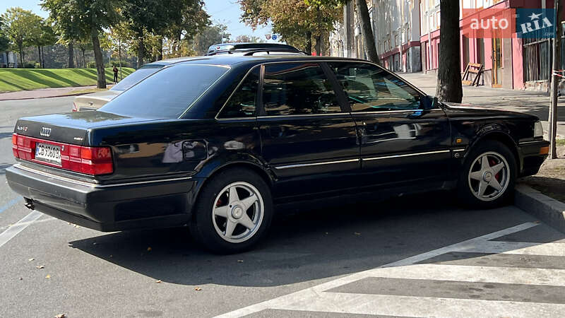 Седан Audi V8 1989 в Чернигове