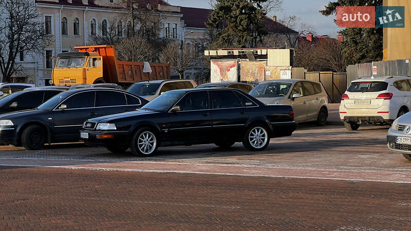 Седан Audi V8 1989 в Чернигове