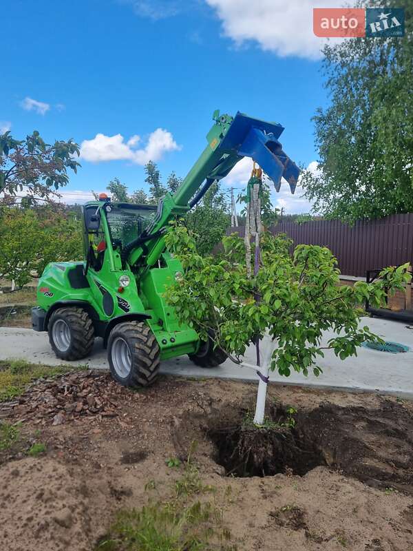 Минипогрузчик Avant 700 серия 2024 в Киеве