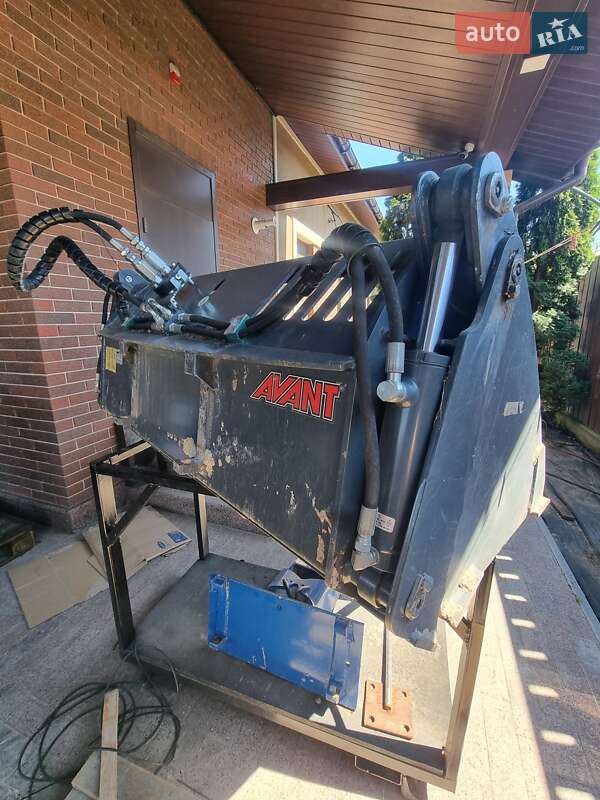 Минипогрузчик Avant 700 серия 2024 в Киеве