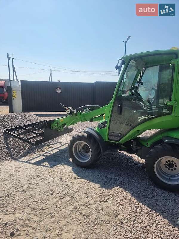 Минипогрузчик Avant 700 серия 2024 в Киеве