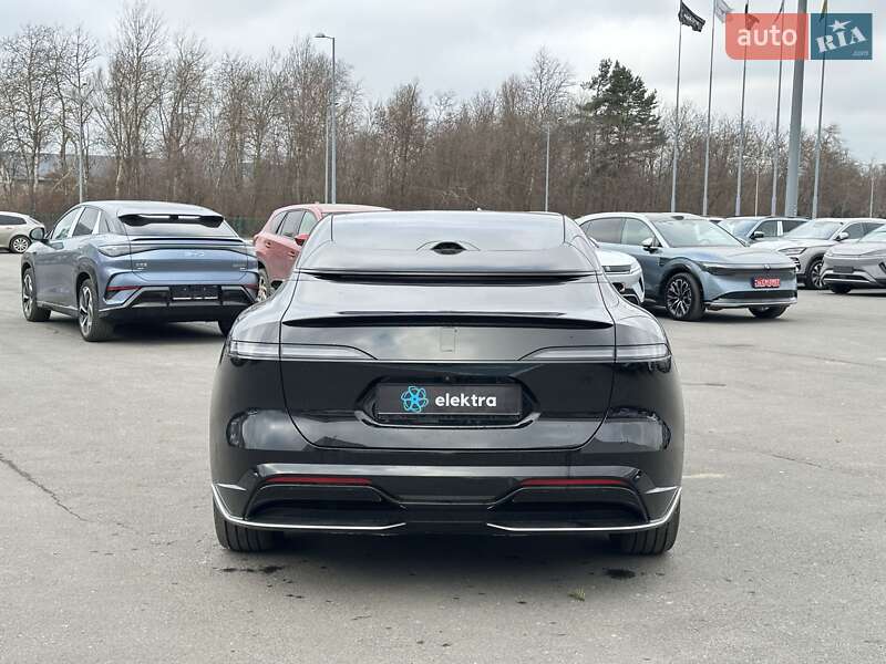 Фастбэк Avatr 06 2025 в Львове фото 30 Фастбэк Avatr 06 2025 в Львове