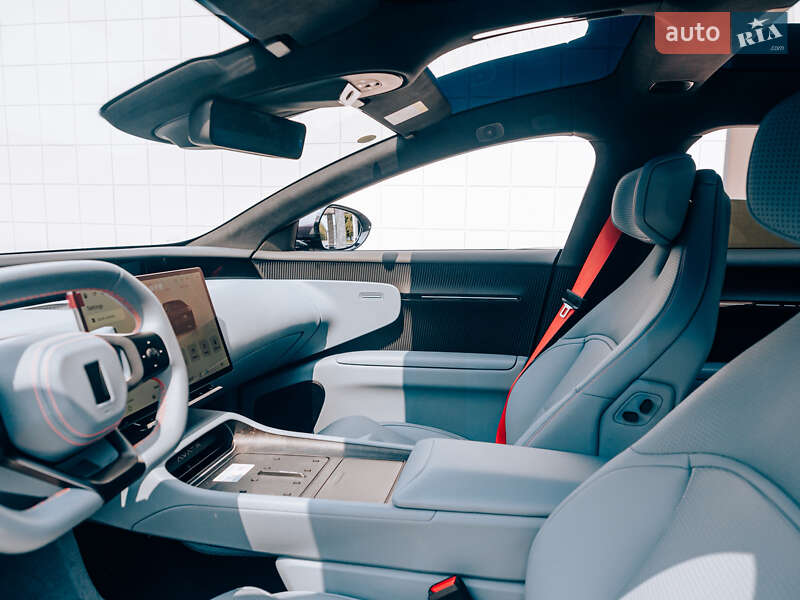 Лифтбек Avatr 12 2024 в Киеве