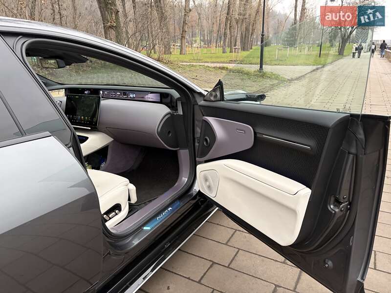 Лифтбек Avatr 12 2024 в Киеве