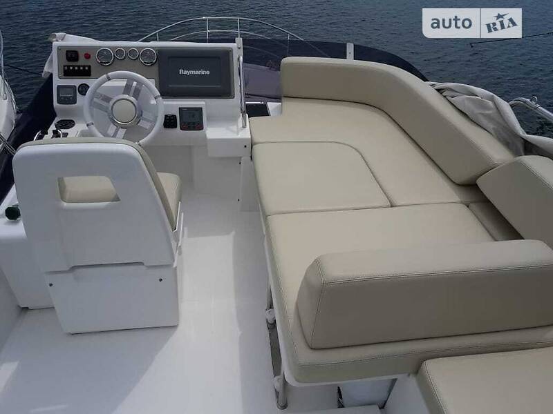 Моторная яхта Azimut Benetti 2013 в Киеве