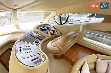 Моторна яхта Azimut Benetti 2002 в Києві