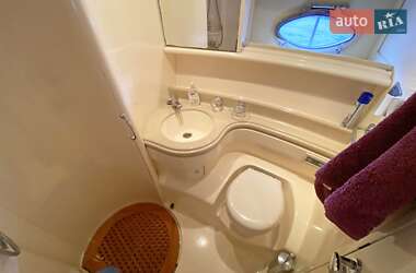 Моторна яхта Azimut Benetti 2002 в Києві