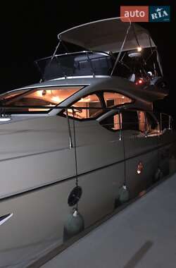Моторная яхта Azimut Flybridge-Range 2011 в Киеве