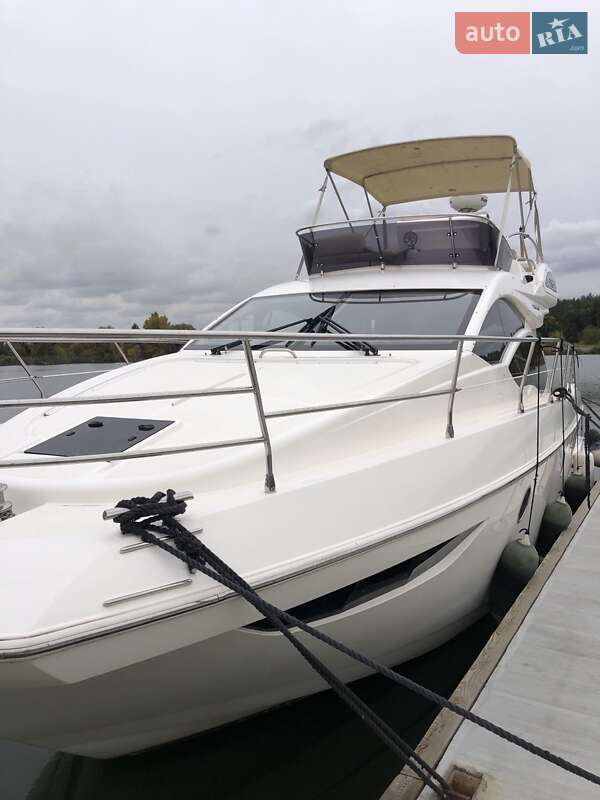Моторная яхта Azimut Flybridge-Range 2011 в Киеве