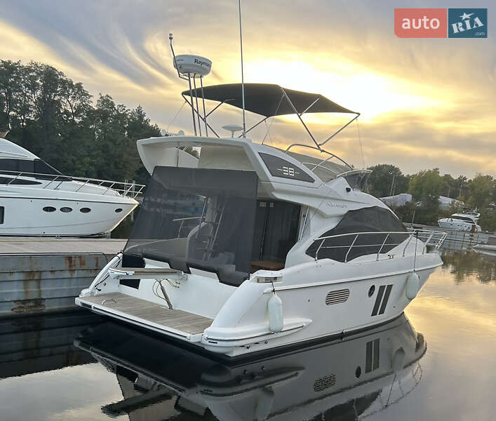 Моторна яхта Azimut Flybridge-Range 2011 в Києві фото 2 Моторна яхта Azimut Flybridge-Range 2011 в Києві