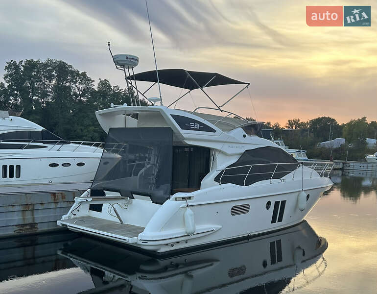 Моторна яхта Azimut Flybridge-Range 2011 в Києві фото 8 Моторна яхта Azimut Flybridge-Range 2011 в Києві