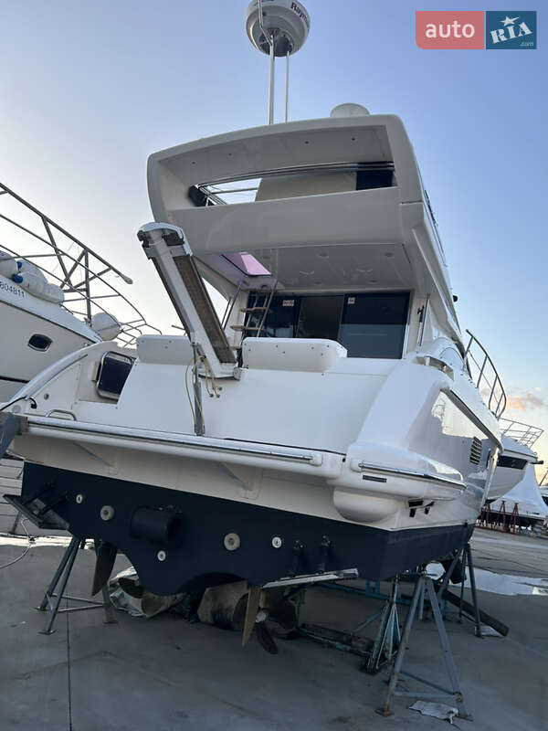 Моторна яхта Azimut Flybridge-Range 2011 в Києві фото 22 Моторна яхта Azimut Flybridge-Range 2011 в Києві