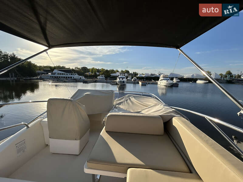 Моторна яхта Azimut Flybridge-Range 2011 в Києві фото 34 Моторна яхта Azimut Flybridge-Range 2011 в Києві