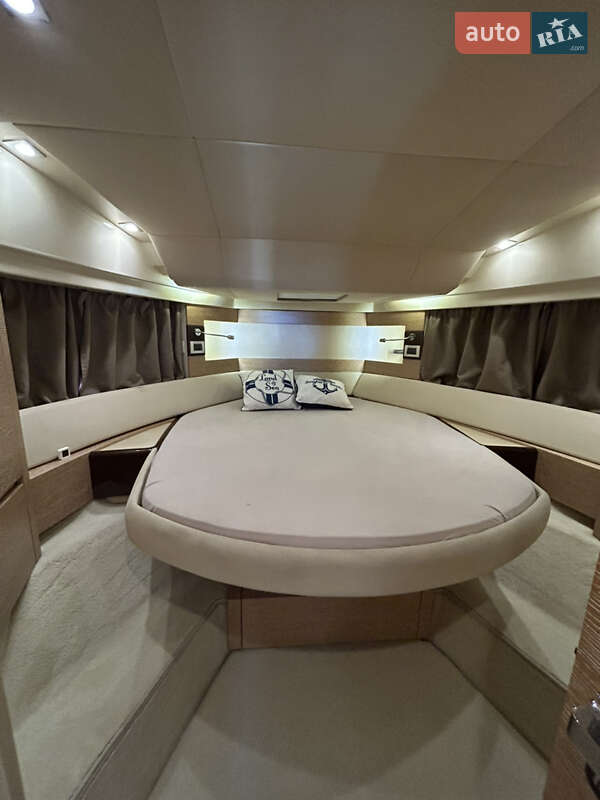 Моторна яхта Azimut Flybridge-Range 2011 в Києві фото 61 Моторна яхта Azimut Flybridge-Range 2011 в Києві