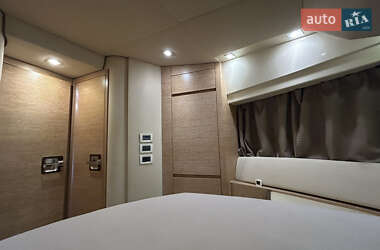 Моторна яхта Azimut Flybridge-Range 2011 в 