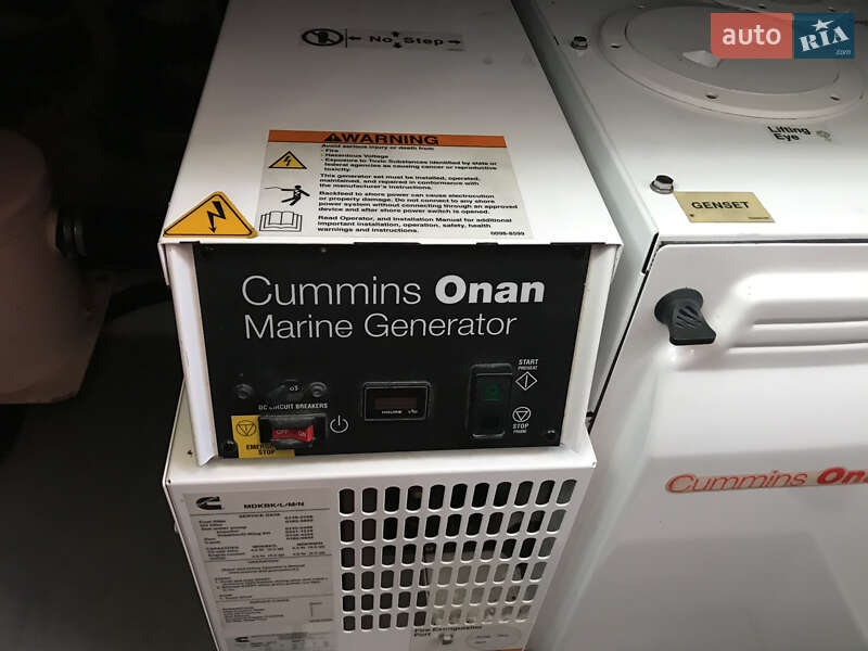 Моторна яхта Azimut Flybridge-Range 2011 в Києві фото 77 Моторна яхта Azimut Flybridge-Range 2011 в Києві