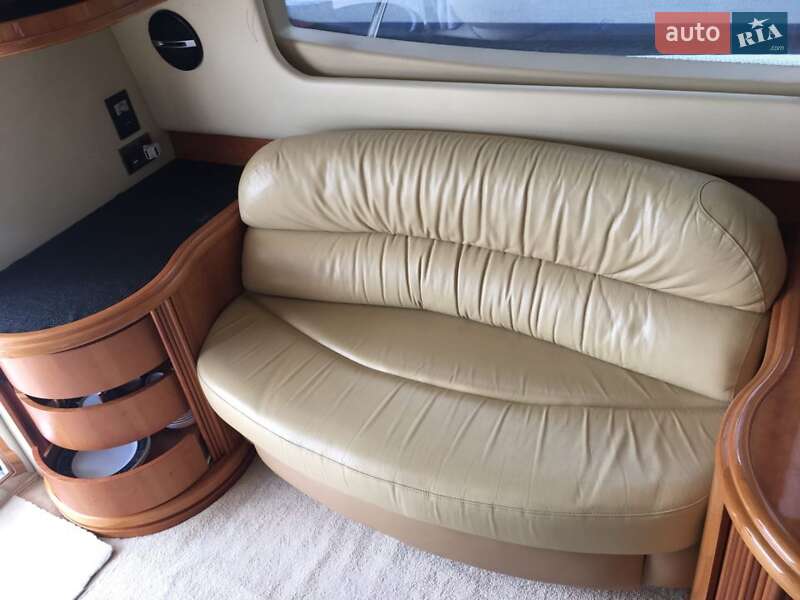 Моторна яхта Azimut Flybridge-Range 2007 в Києві