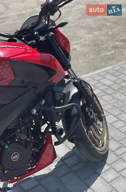 Мотоцикл Классік Bajaj Dominar 400 2018 в 
