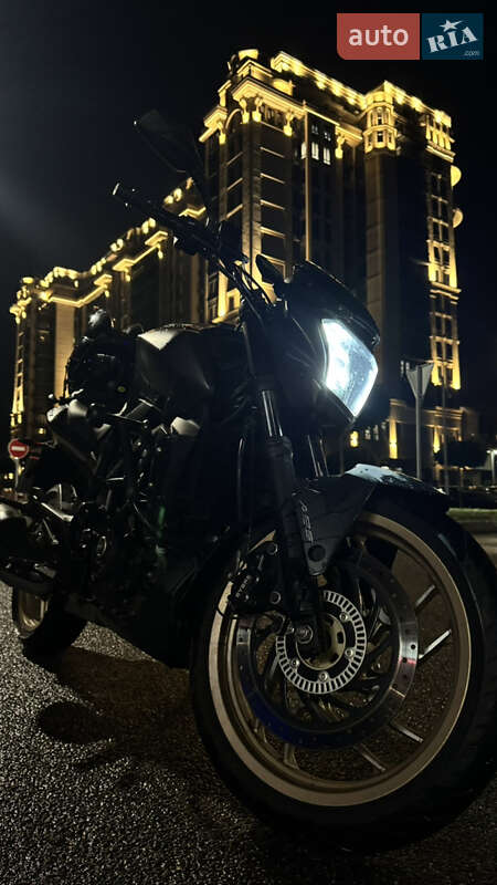 Bajaj Dominar 400 2018