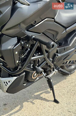 Мотоцикл Без обтекателей (Naked bike) Bajaj Dominar D400 2023 в 