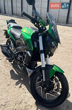 Мотоцикл Спорт-туризм Bajaj Dominar D400 2024 в 
