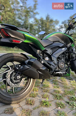 Мотоцикл Без обтекателей (Naked bike) Bajaj Dominar D400 2020 в 