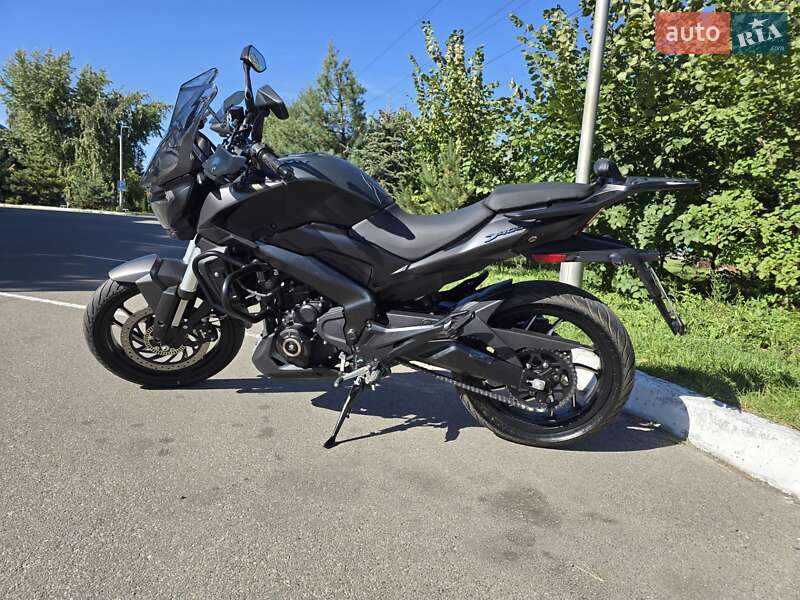 Мотоцикл Без обтекателей (Naked bike) Bajaj Dominar D400 2024 в Киеве