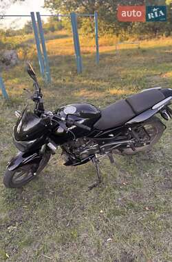 Спортбайк Bajaj Pulsar 180 2023 в 
