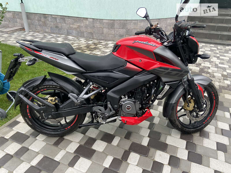 Bajaj pulsar on sale ns200 2020