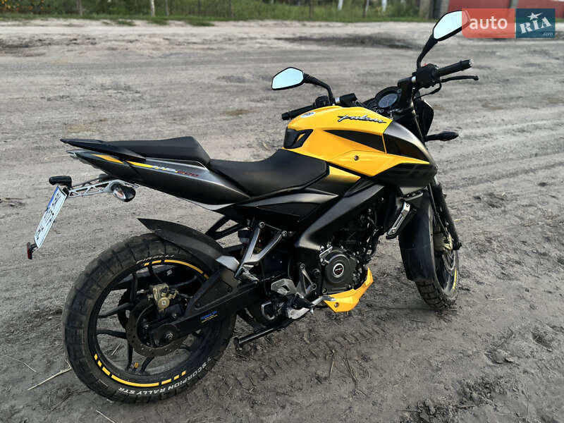 Спортбайк Bajaj Pulsar NS200 2020 в Сарнах