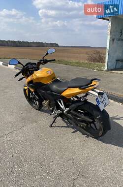 Мотоцикл Багатоцільовий (All-round) Bajaj Pulsar NS200 2013 в 