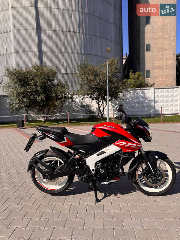 Мотоцикл Классік Bajaj Pulsar NS200 2021 в Теофіполі