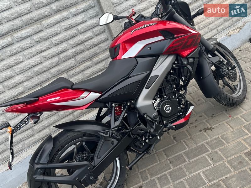 Bajaj Pulsar NS200 2024