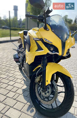 Спортбайк Bajaj Pulsar RS200 2016 в 