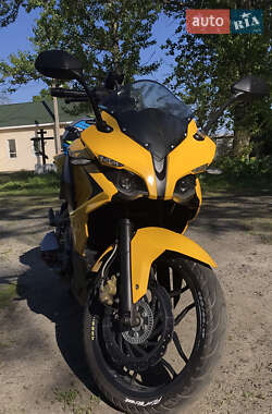 Спортбайк Bajaj Pulsar RS200 2016 в 