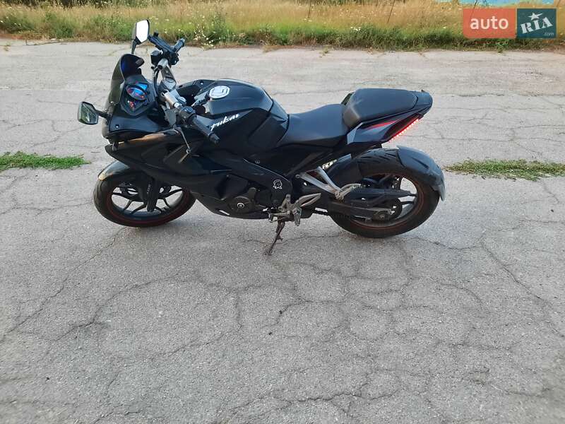 Мотоцикл Супермото (Motard) Bajaj Pulsar RS200 2017 в Запоріжжі
