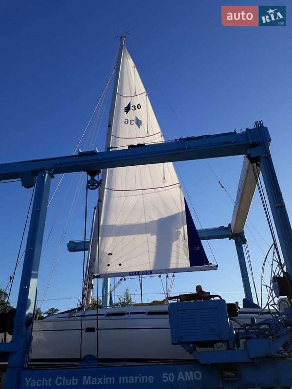 Парусна яхта Bavaria Holiday 2000 в Києві