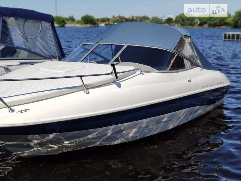 Моторна яхта Bayliner Capri 2005 в Києві