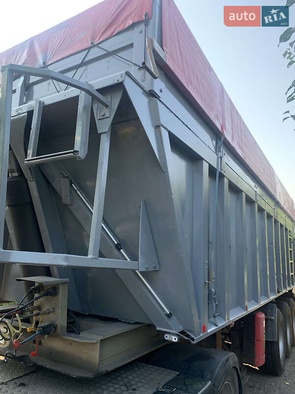 Зерновоз - напівпричіп Benalu Benalu 2004 в Погребище