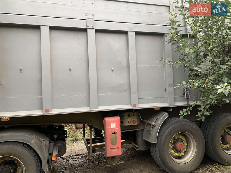 Зерновоз - напівпричіп Benalu Benalu 2004 в Погребище