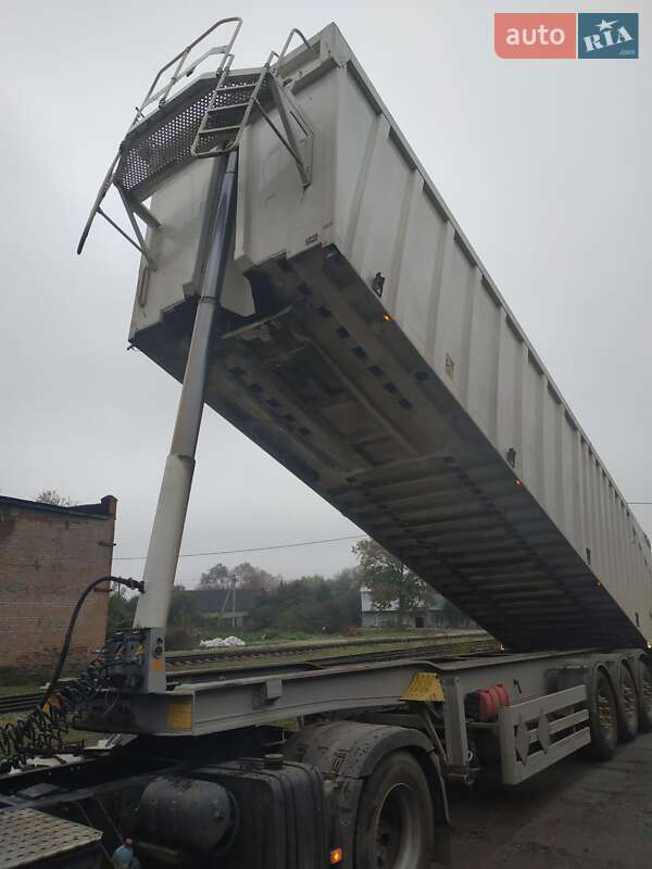 Зерновоз - напівпричіп Benalu Benalu 2013 в Старокостянтинові