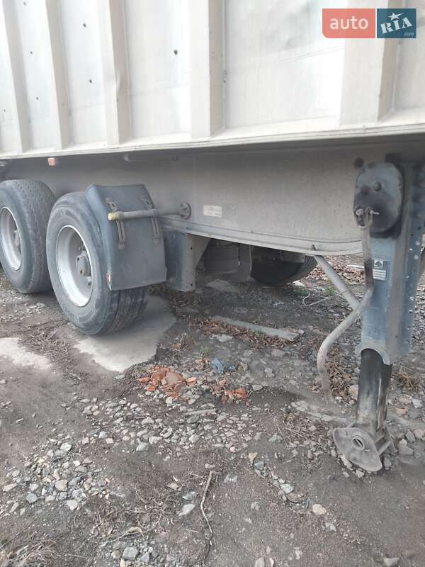 Самоскид напівпричіп Benalu Benalu 2003 в Умані