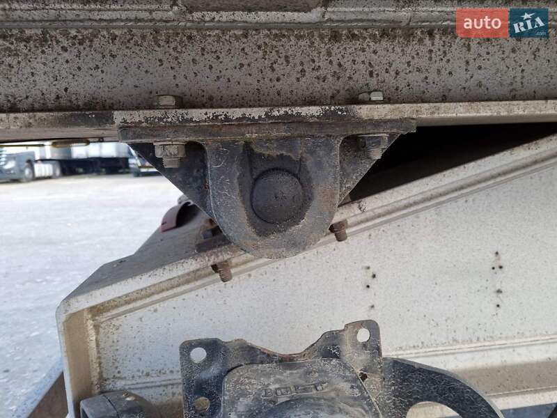 Самосвал полуприцеп Benalu Fruehauh 2010 в Виннице