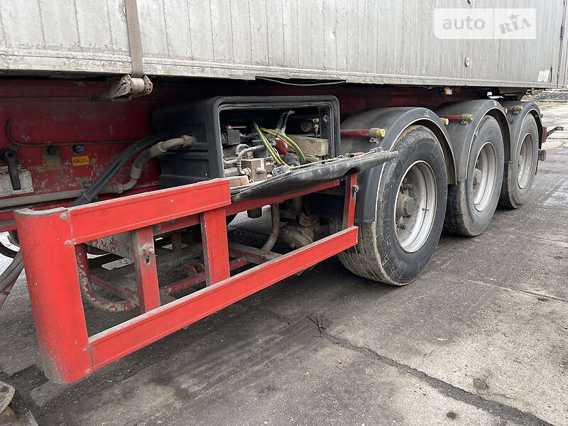 Зерновоз - напівпричіп Benalu Optiliner 2008 в Тячеві