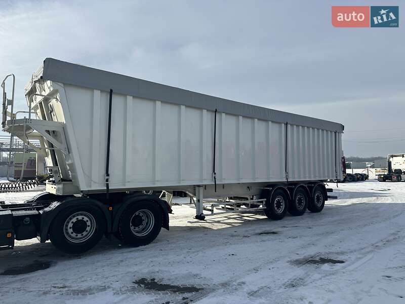 Зерновоз - напівпричіп Benalu С34 2008 в Чернівцях
