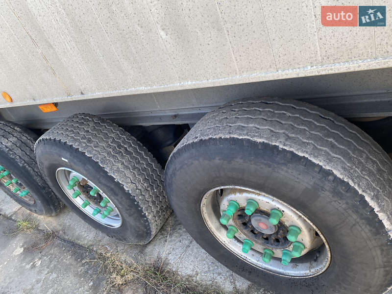 Зерновоз - полуприцеп Benalu TF34C1 2003 в Новомосковске фото 3 Зерновоз - полуприцеп Benalu TF34C1 2003 в Новомосковске