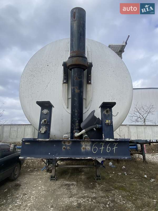 Цистерна полуприцеп Benalu TF34C1 1995 в Тернополе