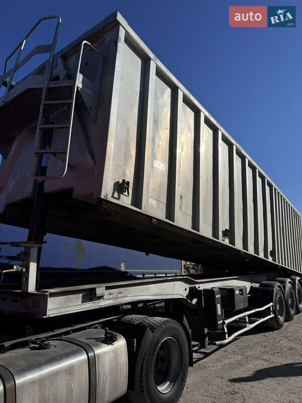 Зерновоз - полуприцеп Benalu TF34C1 2000 в Львове