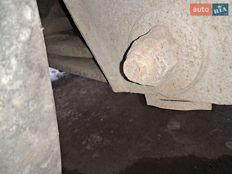 Зерновоз - полуприцеп Benalu TF34C1 1995 в Калуше